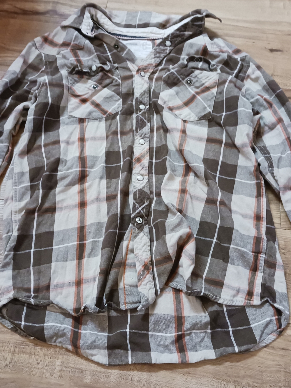 Women’s Neutral Plaid Snap Button Flannel Shirt | Cozy Casual Fall Layer - Picture 3 of 3